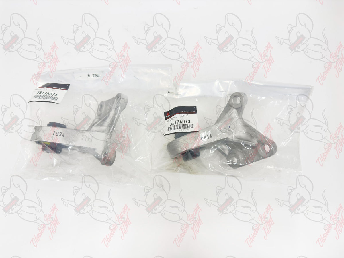 Mitsubishi OEM Rear differential bracket Left & Right Set 3517A073 3517A074 5
