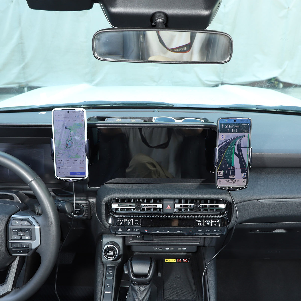 Wireless Charging Phone Holder Storage Box Tray For Toyota Prado LC250 2024+ 15