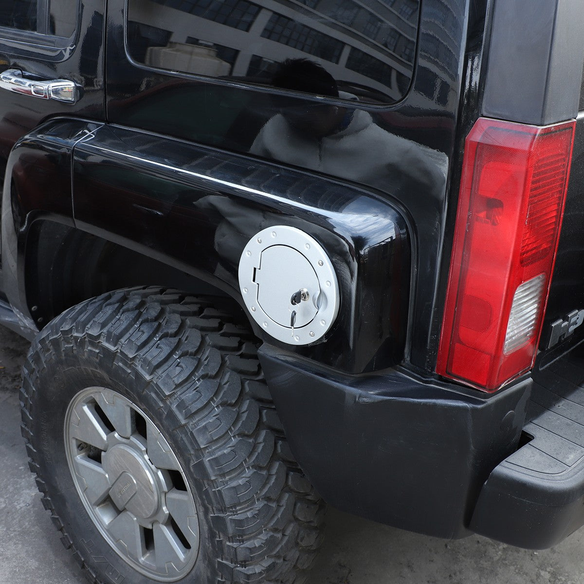 Silver Gas Cap Cover Fuel Filler Door Locking Anti-theft For Hummer H3 05-09 US 2