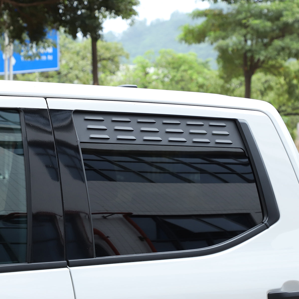 Black Alloy Wagon 2nd Row Door Window Vents Screen For Toyota Tundra 2022-23 US 1