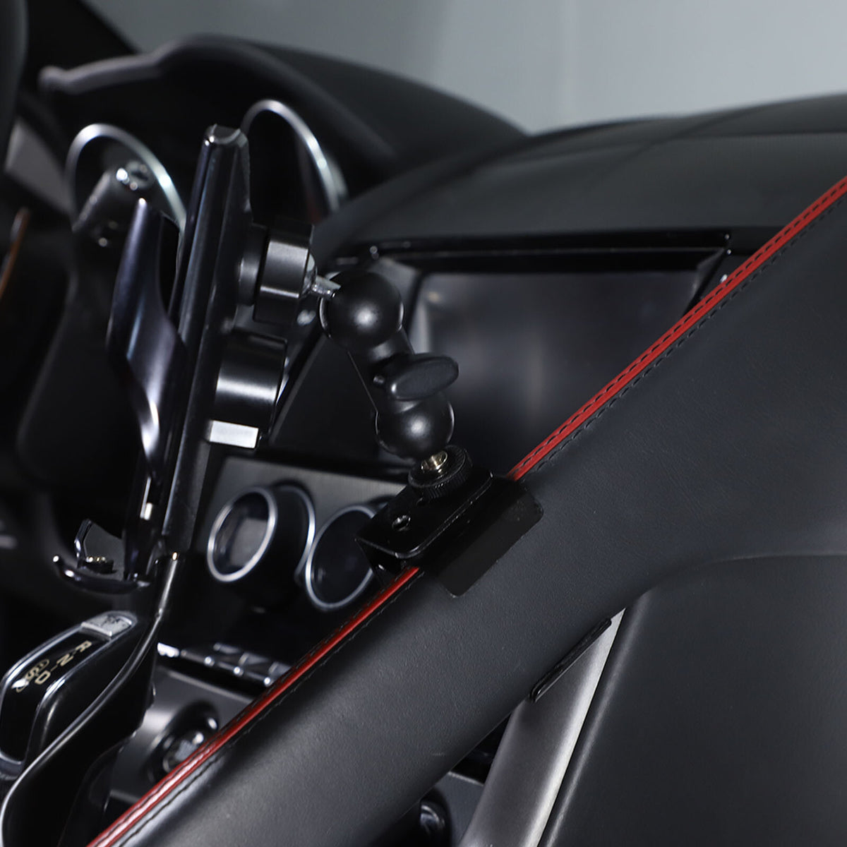 Wireless Charger Dash Phone Mount Phone Stand for Jaguar F-TYPE 13-24 13