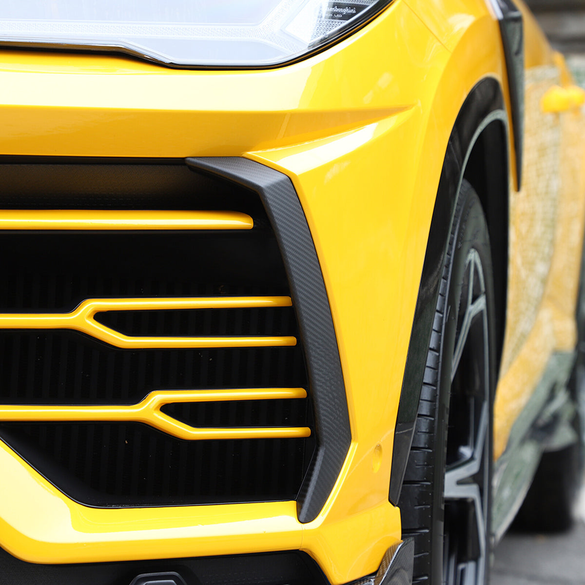 Matte Real Carbon Fiber Front Bumper Cover Trim for LAMBORGHINI URUS 2018-2023 8