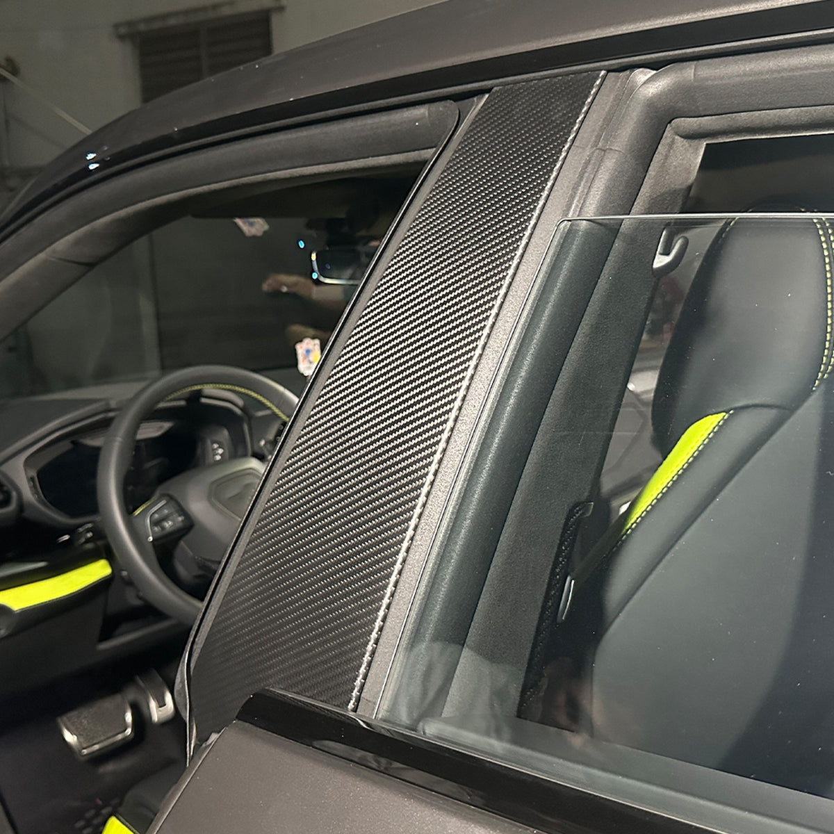 Matte Real Dry Carbon Fiber Windshield B-pillar Trim For Lamborghini URUS 18-23 16