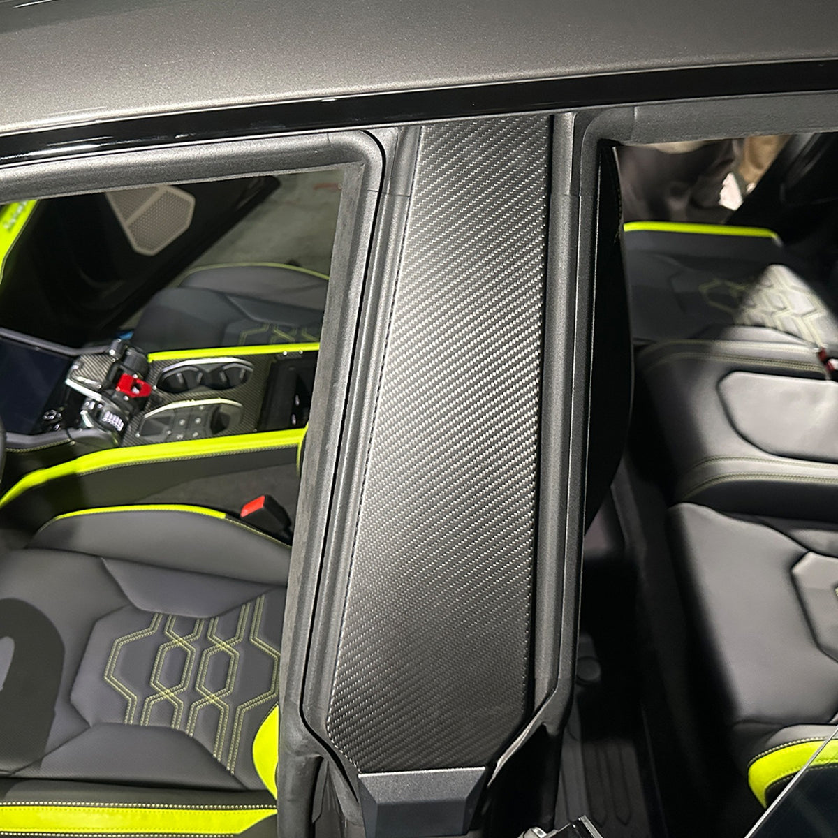 Matte Real Dry Carbon Fiber Windshield B-pillar Trim For Lamborghini URUS 18-23 17