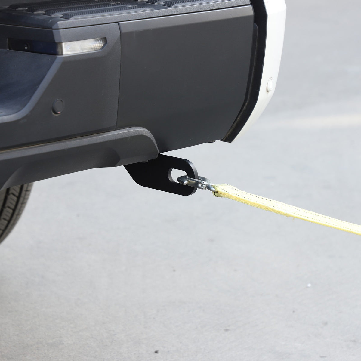 Black Rear Bumper Tow Hook Rescue Recovery Kits For Toyota Tundra 2022+ 14