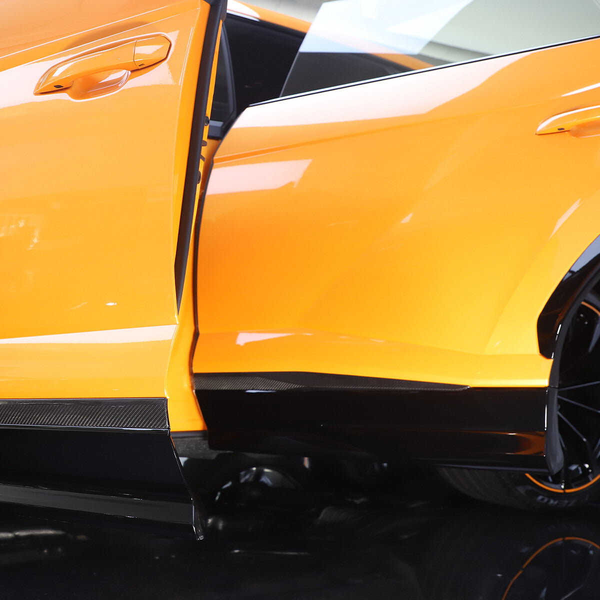 Real Carbon Fiber Door Side Body Molding Trim for Lamborghini Urus 18-23 US 5