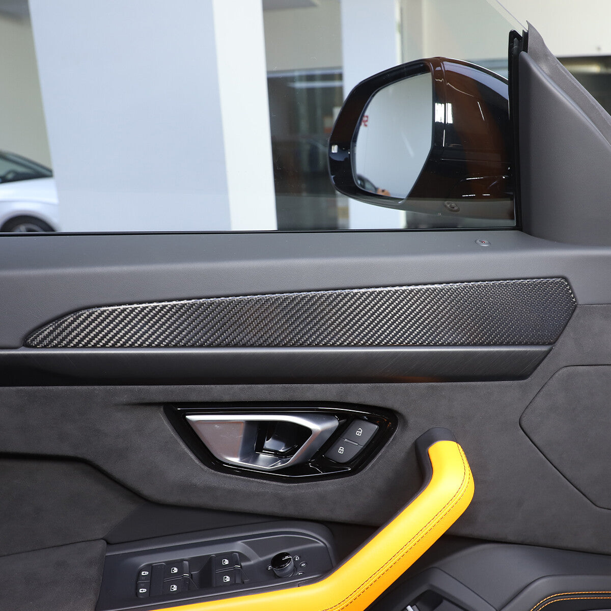 Real Carbon Fiber Interior Door Panel Cover Trim For Lamborghini URUS 18-23 9