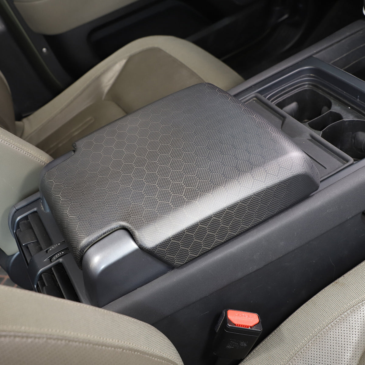Matte Honeycomb Carbon Fiber Storage Armrest Cover For Land Rover Defender 2020+ 15