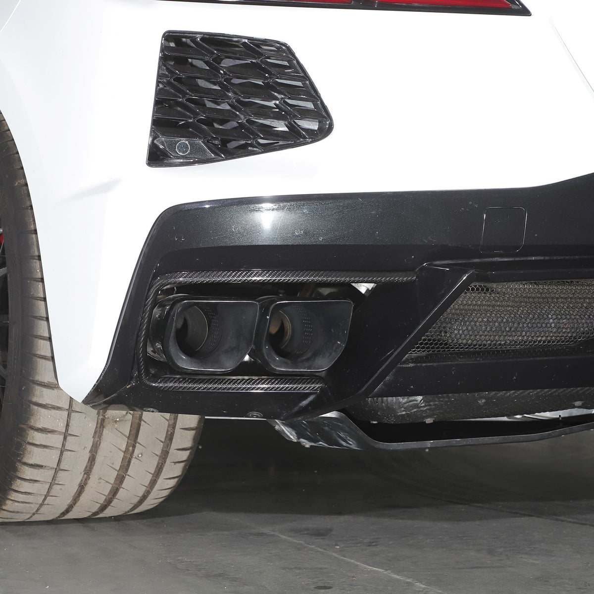Real Dry Carbon Fiber Rear Tailpipe Trim Ring Cover For Corvette C8 2020+ 3