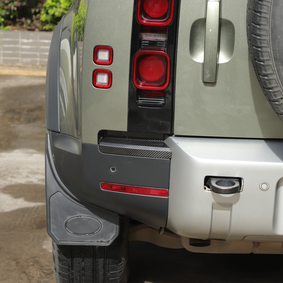 Real Carbon Fiber Rear Bumper Side Taillight Lower Trim For LR Defender L663 20+ 11