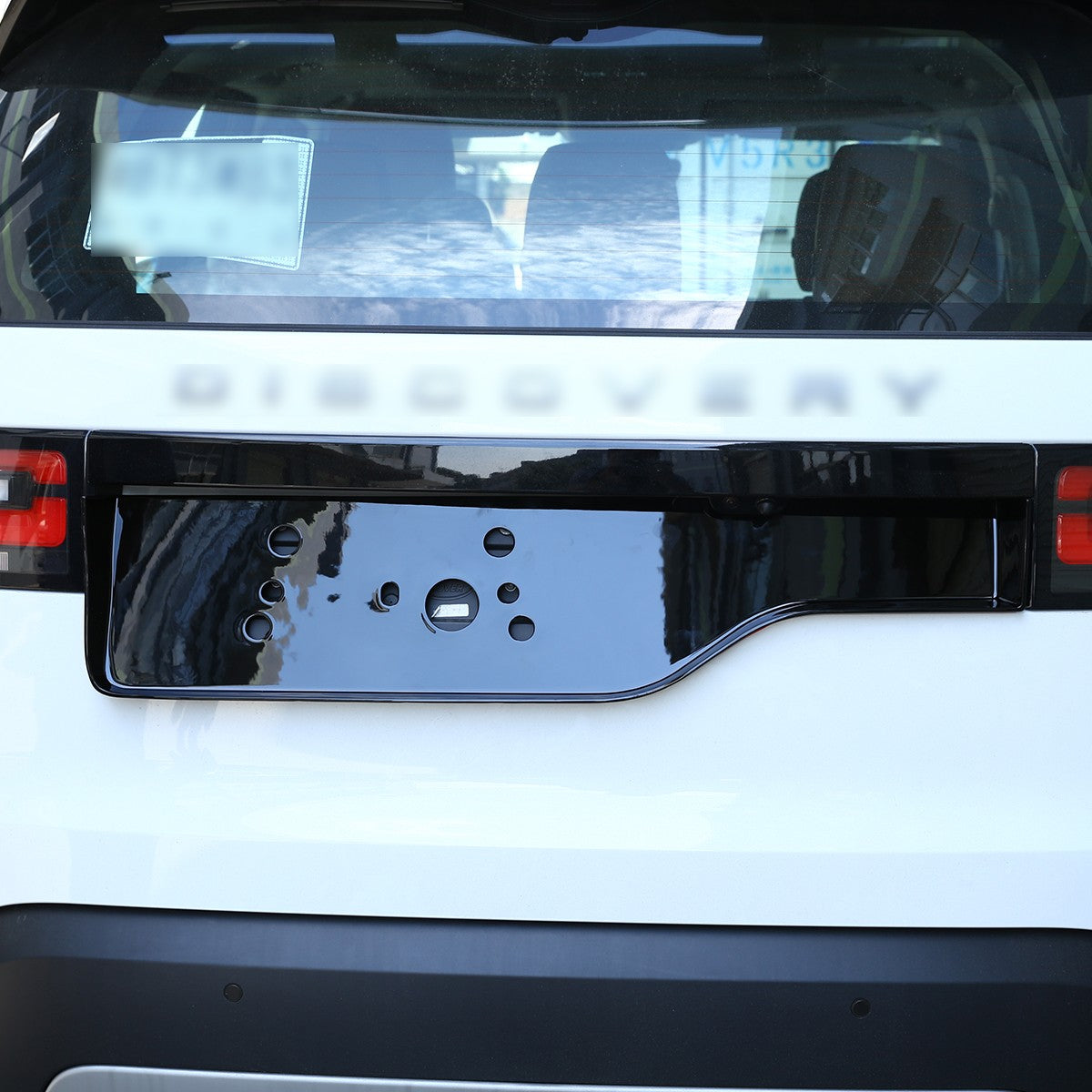 Glossy Piano Black Rear License Plate Base Trim For LR5 Discovery 5 L462 17+ US 4