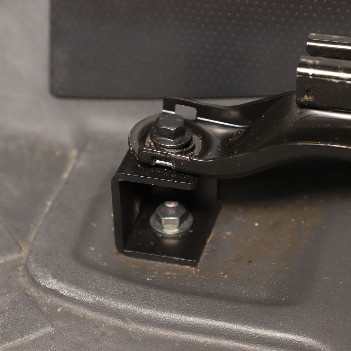 For Toyota FJ Cruiser 07-21 Front Seat Heightening Bracket Black Metal 4