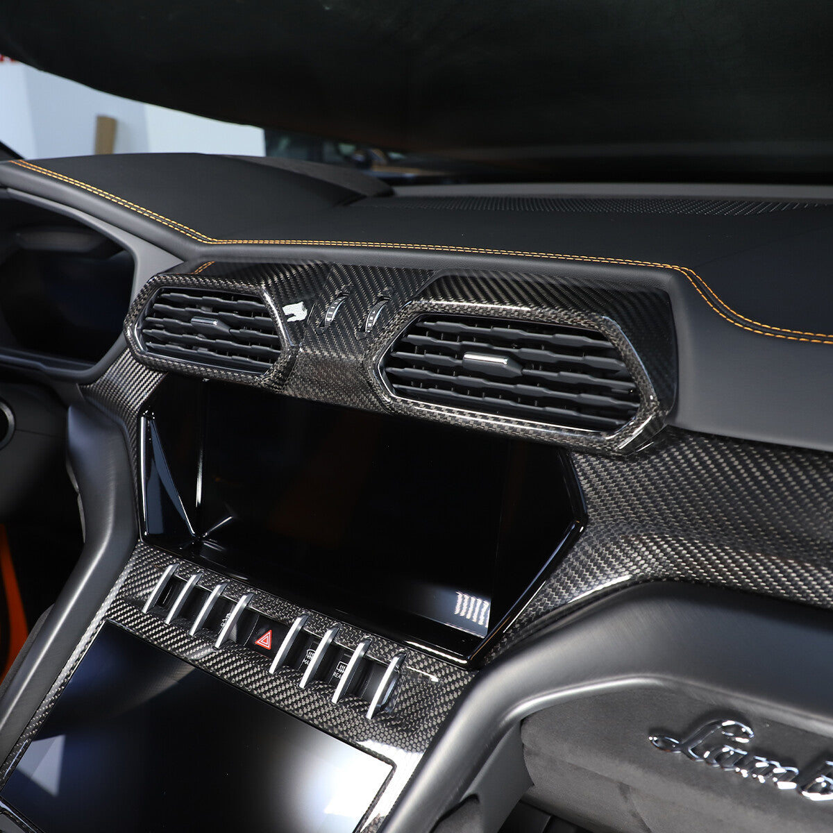 Carbon fiber Central Console air outlet frame trim For Lamborghini URUS 18-23 5