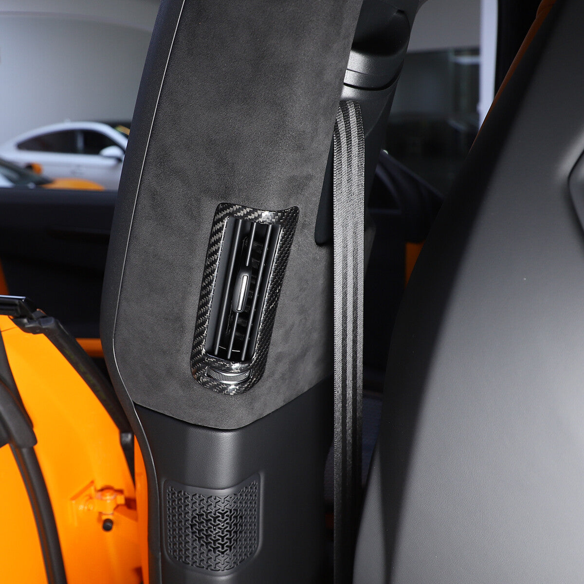 Real Carbon Fiber B Pillar Air Outlet Vent Cover For Lamborghini URUS 18-23 US 11