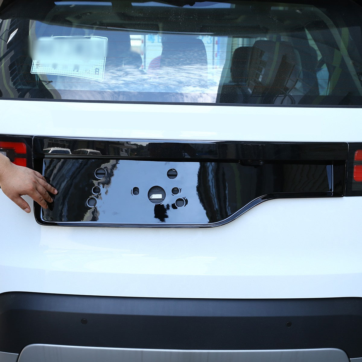 Glossy Piano Black Rear License Plate Base Trim For LR5 Discovery 5 L462 17+ US 6