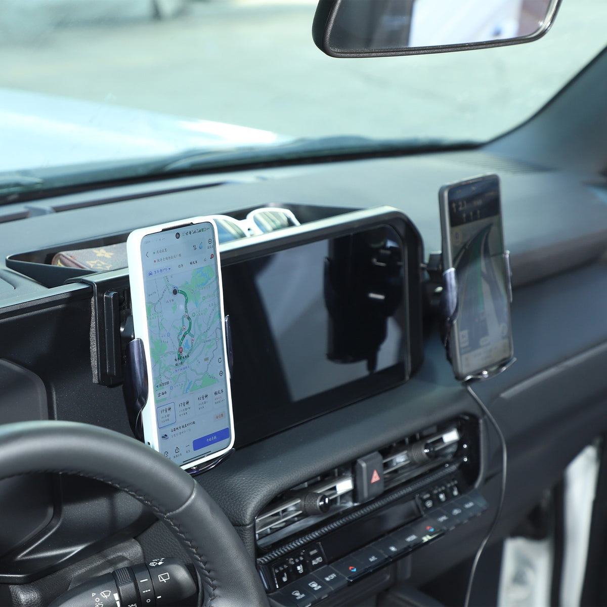 Wireless Charging Phone Holder Storage Box Tray For Toyota Prado LC250 2024+ 16