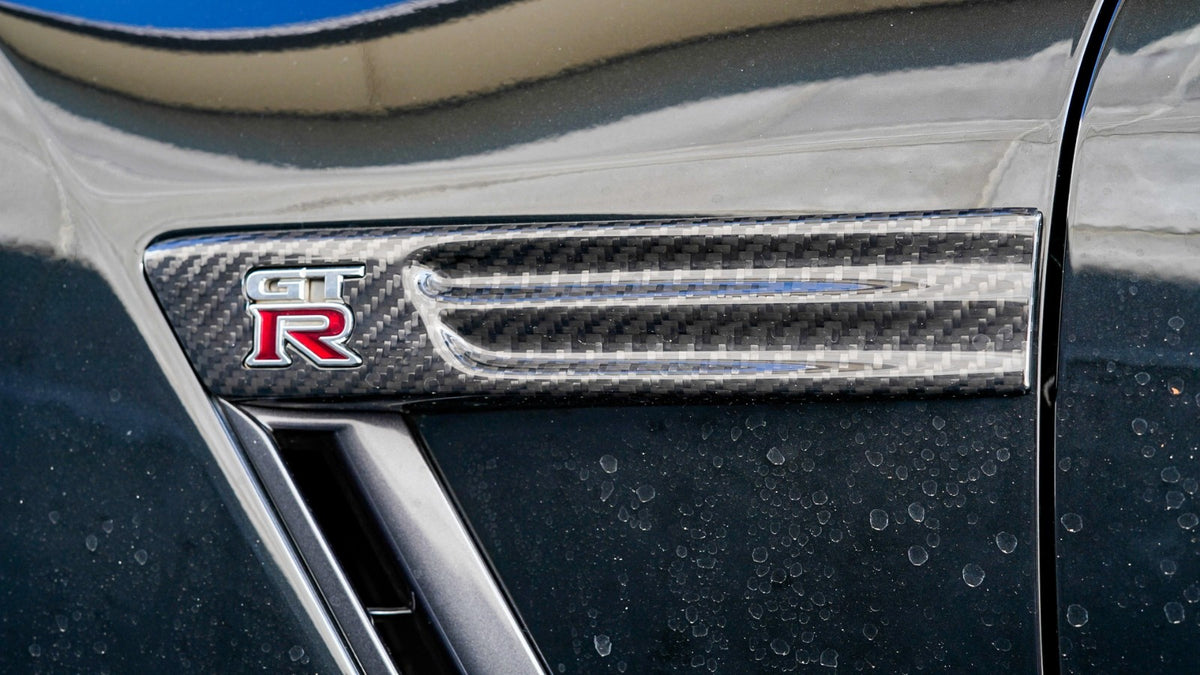RSW Carbon Fender Emblem Panels For Nissan R35 GT-R MY07-13 Left & Right Handle 3