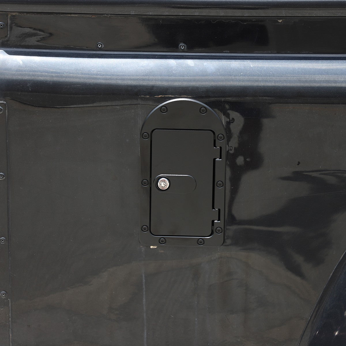 Locking Fuel Door Gas Tank Cap Cover Lock Key For LR Defender 90 110 2004-2019 24