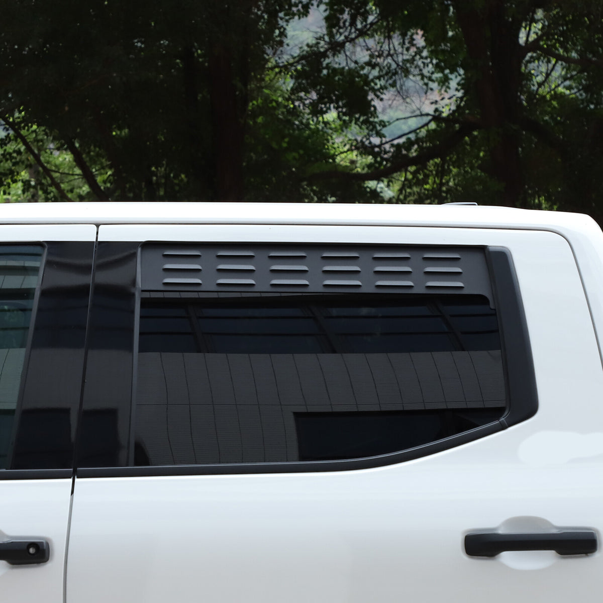 Black Alloy Wagon 2nd Row Door Window Vents Screen For Toyota Tundra 2022-23 US 4