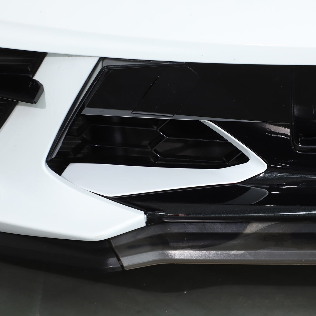 White ABS Front Bumper Center Grille Frame Trim For Corvette C8 2020+ 19