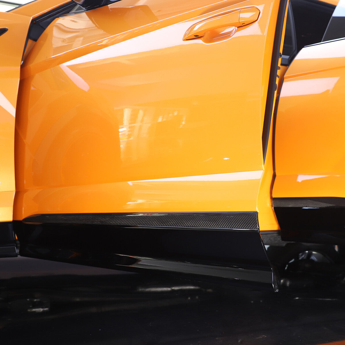 Real Carbon Fiber Door Side Body Molding Trim for Lamborghini Urus 18-23 US 6