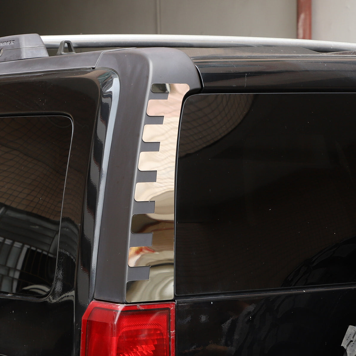 REAR UPPER PILLAR COVER TRIM GUARD STEEL FOR 2006-2010 HUMMER H3 US 4