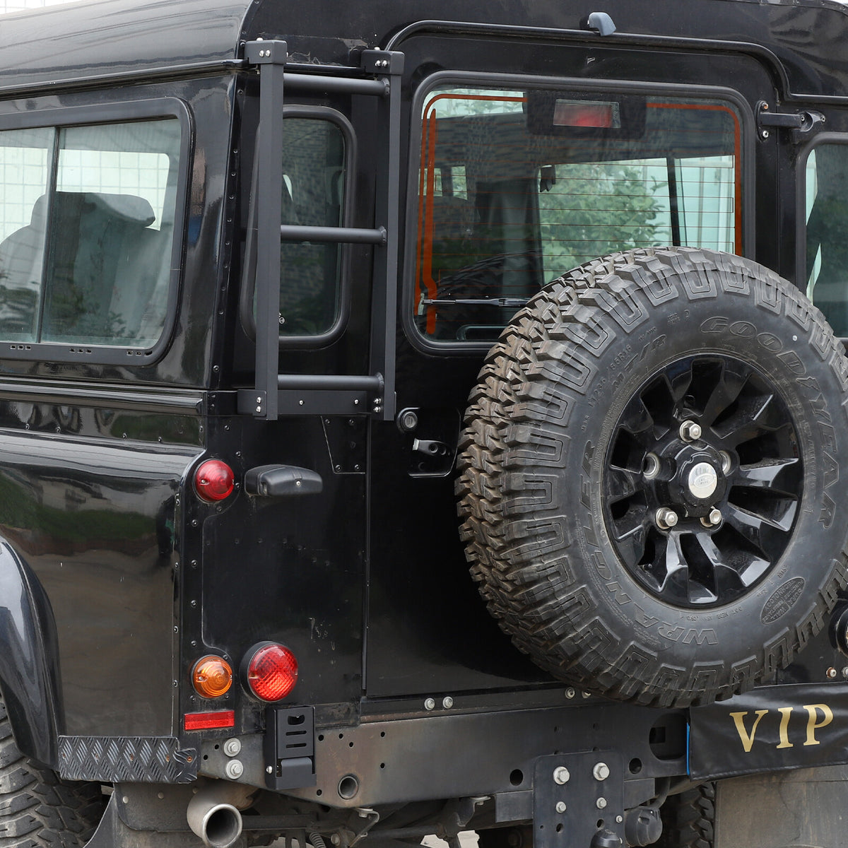 Black Alloy Back Tail Door Roof Ladder Climb For LR Defender 90 110 130 2004-18 10