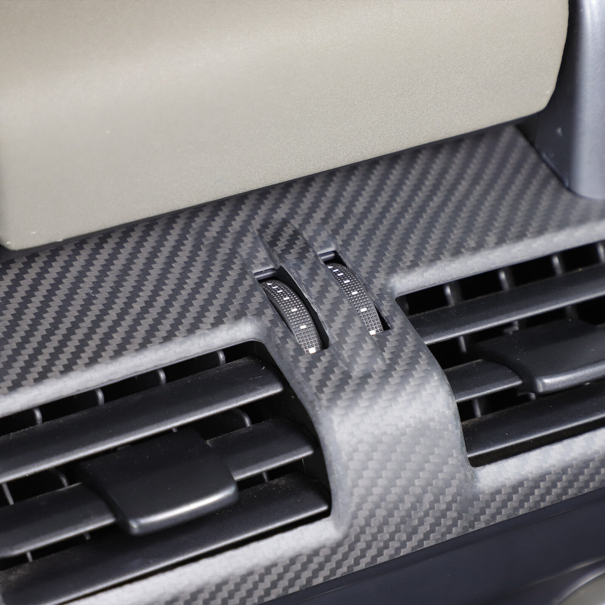 Matte Real Carbon Fiber Rear Air Vent Frame Trim For LR Defender L663 2020-2023 16