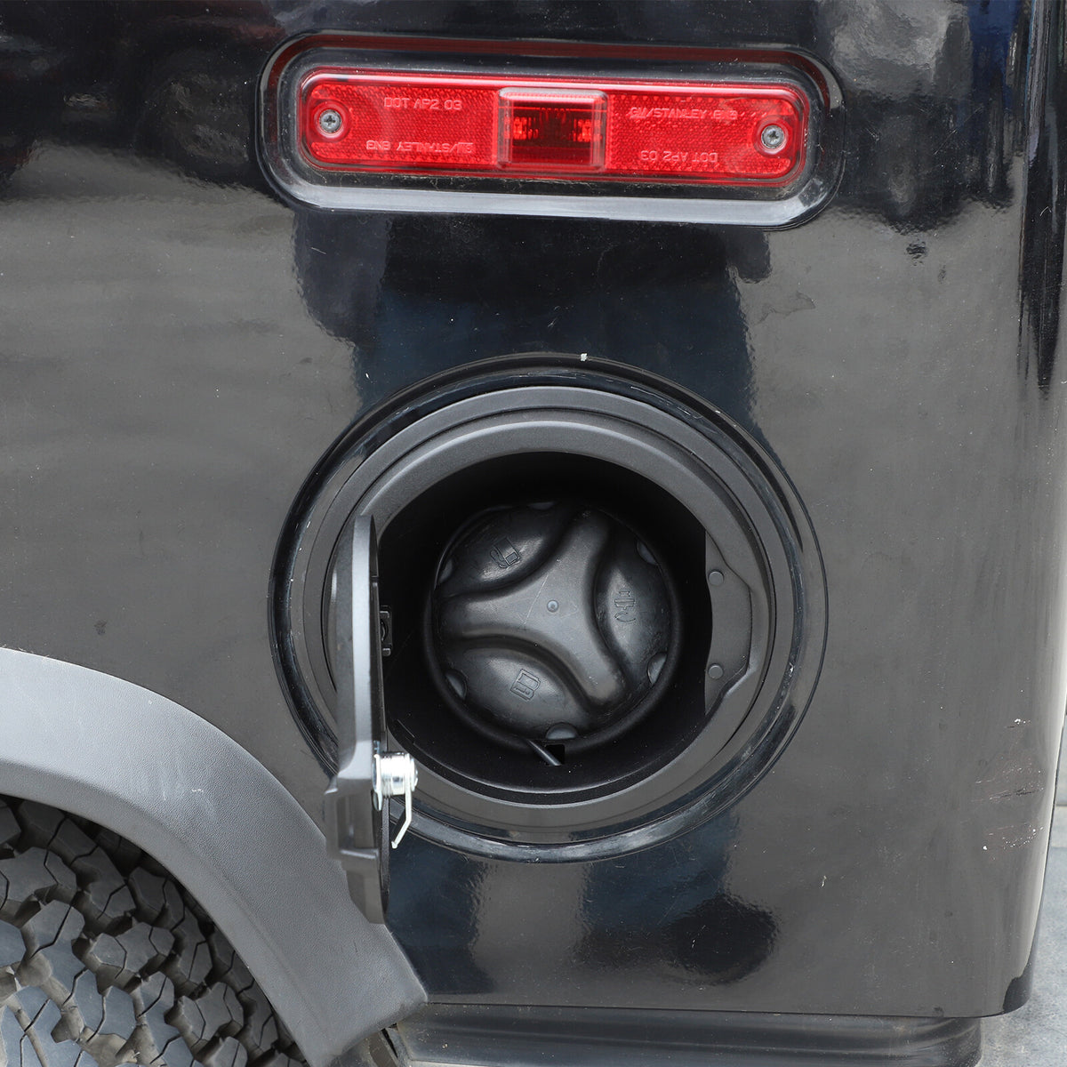 Locking Fuel Door Black Gas Tank Cap Cover Lock Key For Hummer H2 2003-2009 30