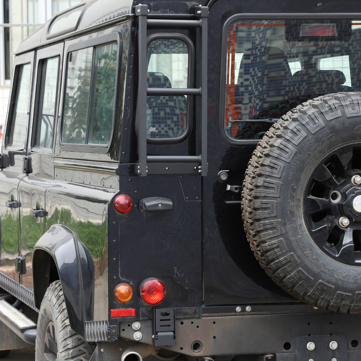Black Alloy Back Tail Door Roof Ladder Climb For LR Defender 90 110 130 04-18 US 11