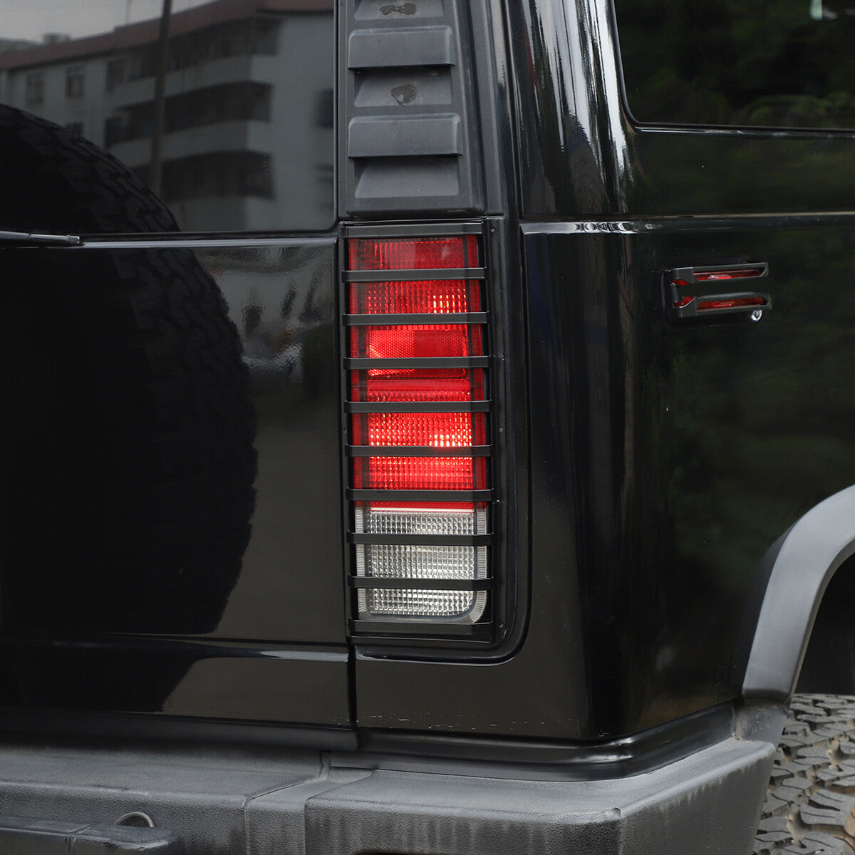 Carbon Steel Rear Tail Light Guard Cover Trim For Hummer H2 03-09 8