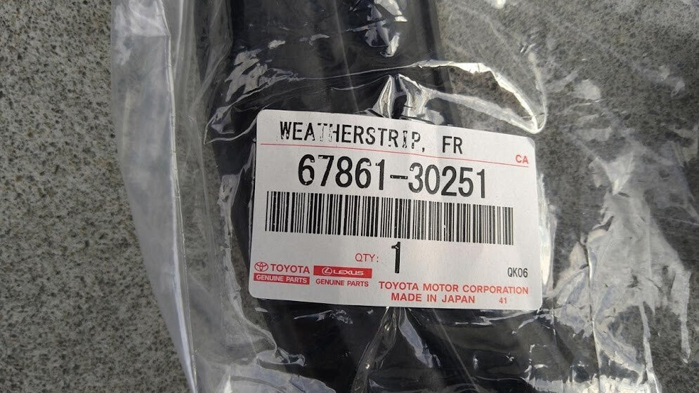 Toyota Genuine GS300/400/430 JZS160 Weather Strip Front Door RH 67861-30251 OEM 5