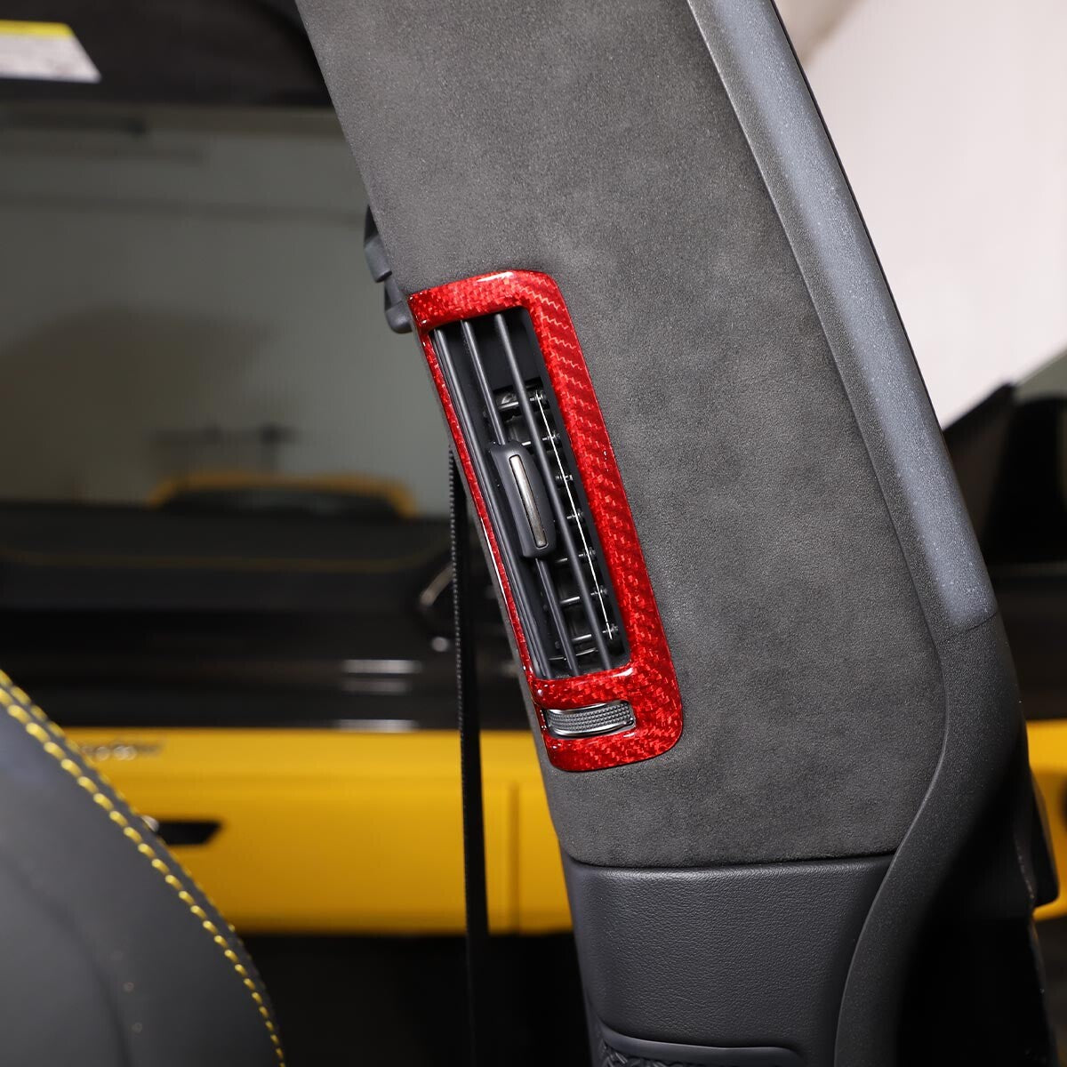 Red Carbon Fiber Car B Pillar Air Outlet Cover Trim For LAMBORGHINI URUS 18-23 2