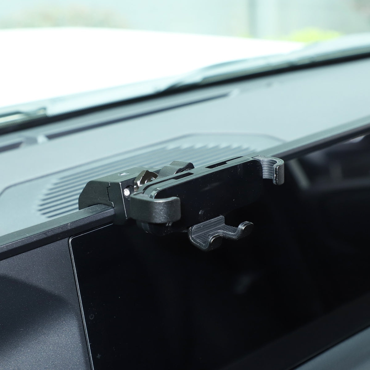 Navigation Screen Phone Mount Bracket For Toyota Land Cruiser LC250 2024+ US 1