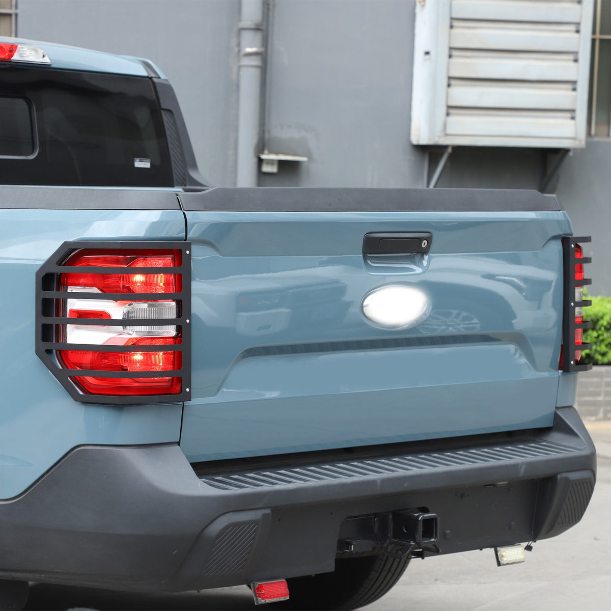 Mesh Carbon Steel Black Taillight Protection Cover Trim For Ford Maverick 2022+ 10