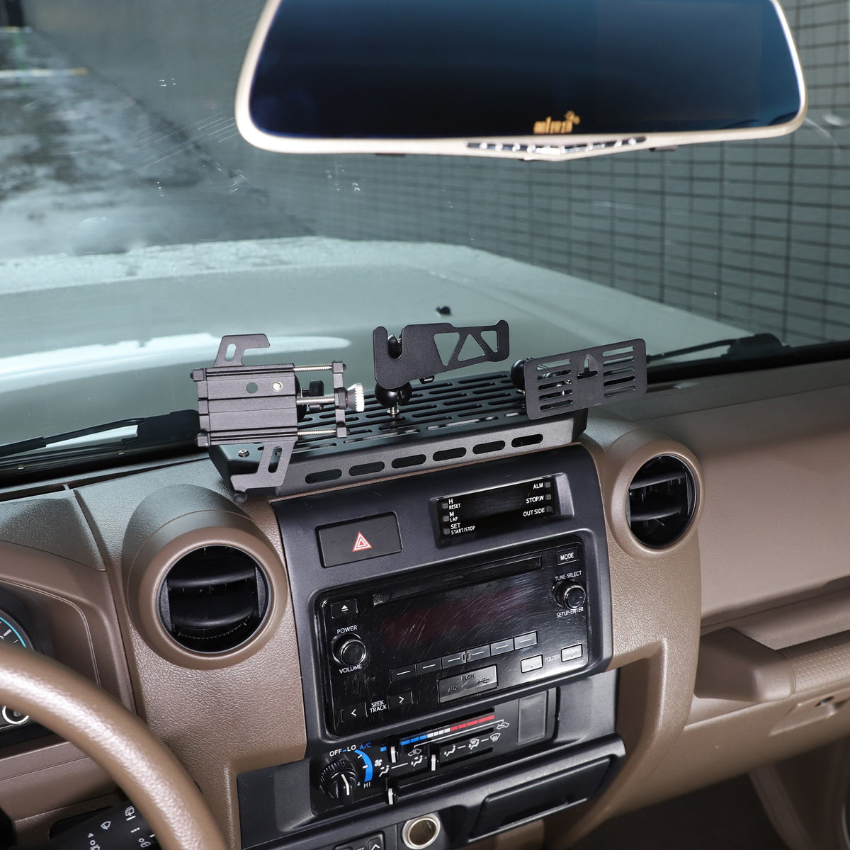 Off-Road Center Air Vent Phone Bracket For Toyota Land Cruiser LC71/76/79 2009+ 3