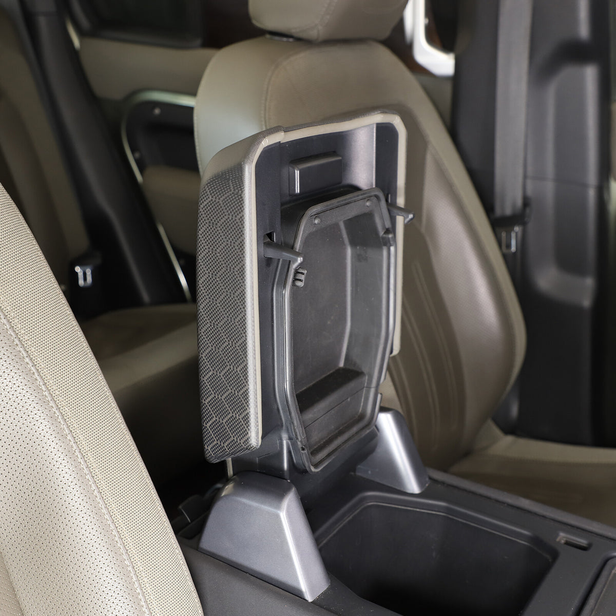 Matte Honeycomb Carbon Fiber Storage Armrest Cover For Land Rover Defender 2020+ 14