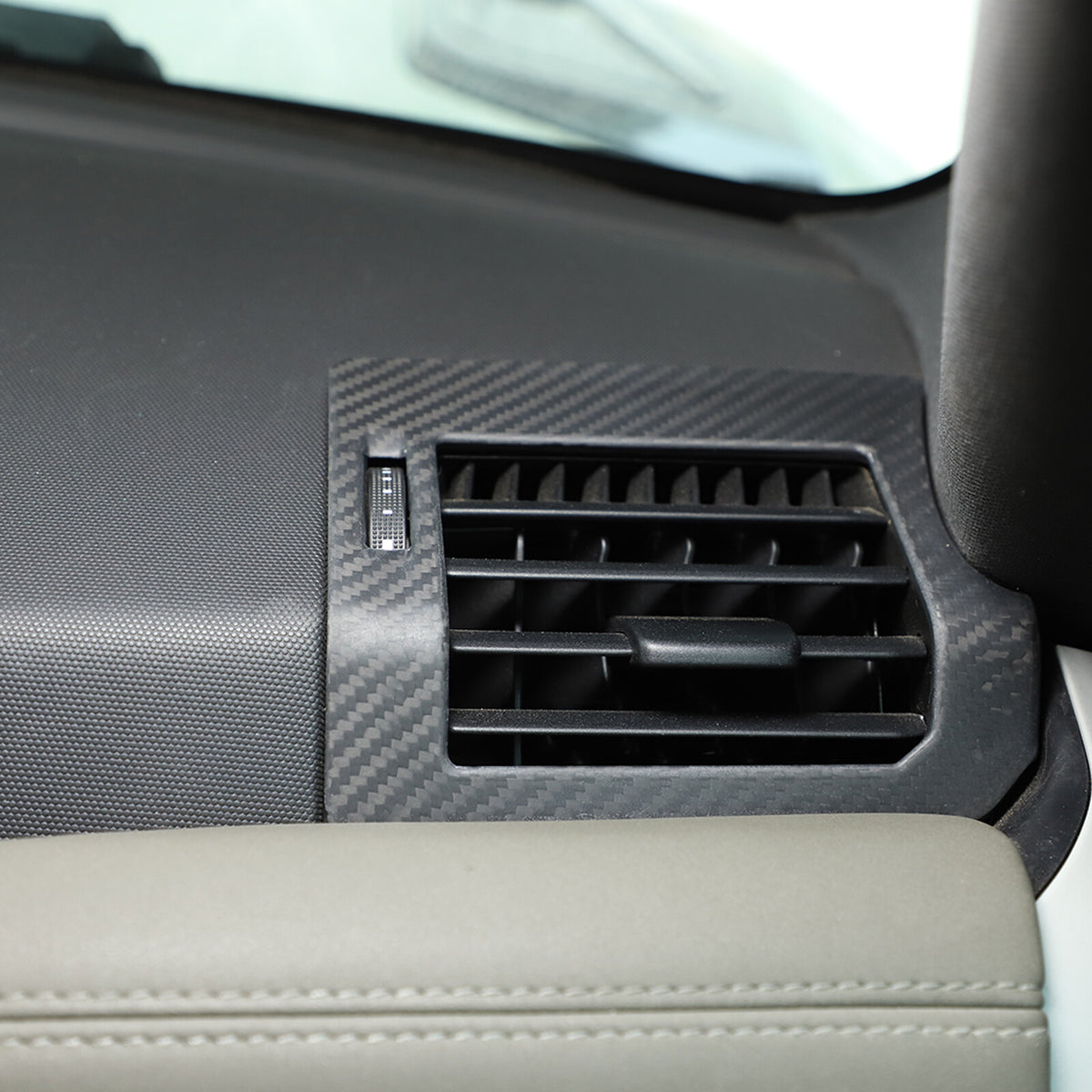Matte Carbon Fiber Side Air Vent Outlet Panel Cover For LR Defender 2020-2024 6