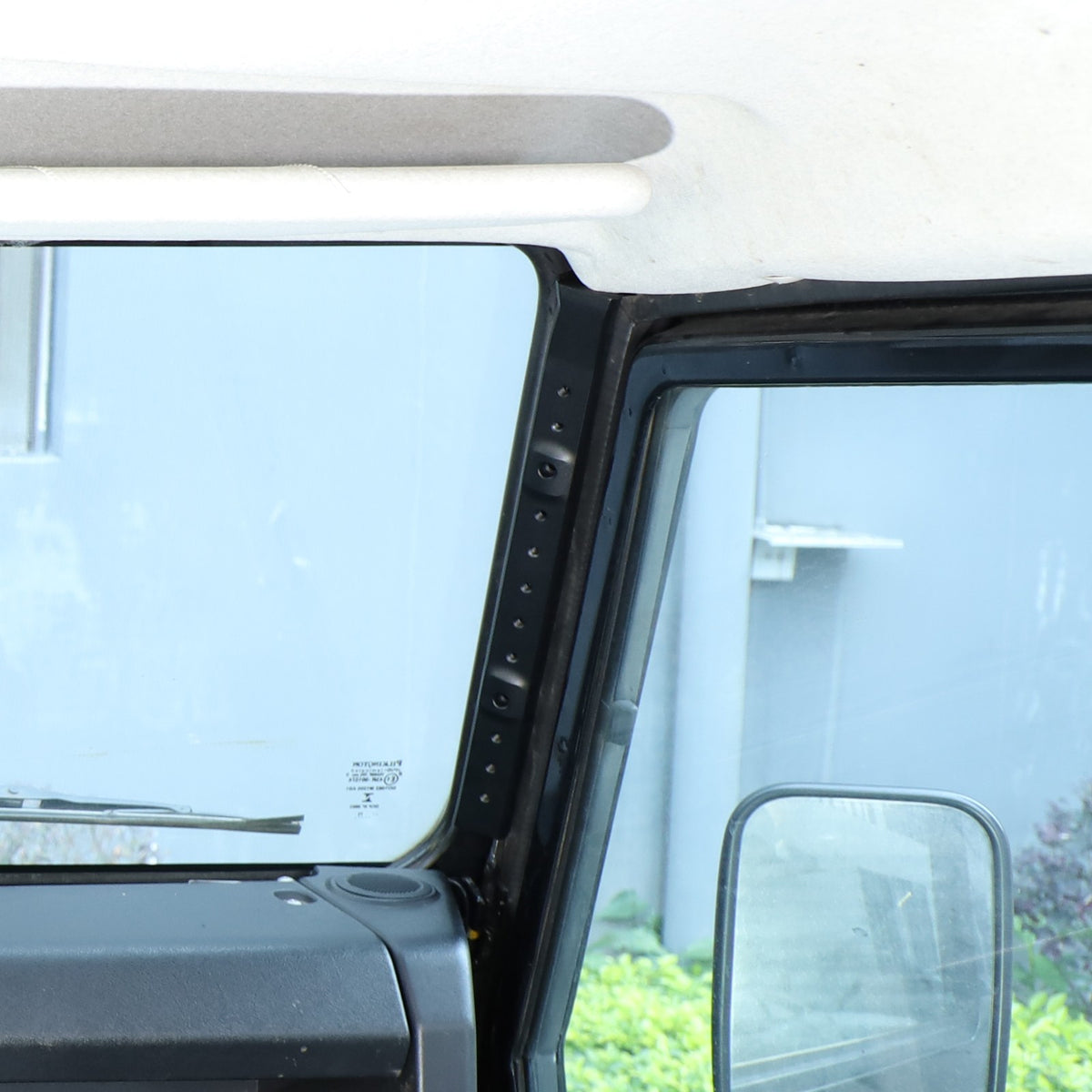 A-Pillar Mount Holder Bracket Clip For Land Rover Defender L316 2004-2018 16