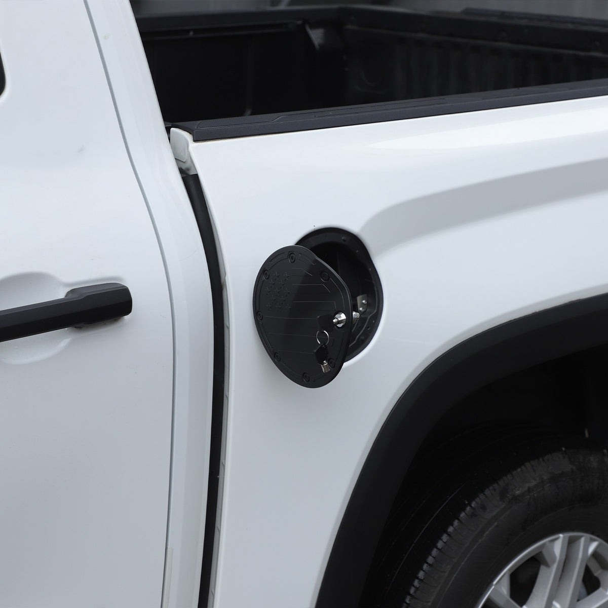 US Flag Alloy Fuel Tank Anti-Theft Lock Cover Gas Cap For Toyota Tundra 22+ 17