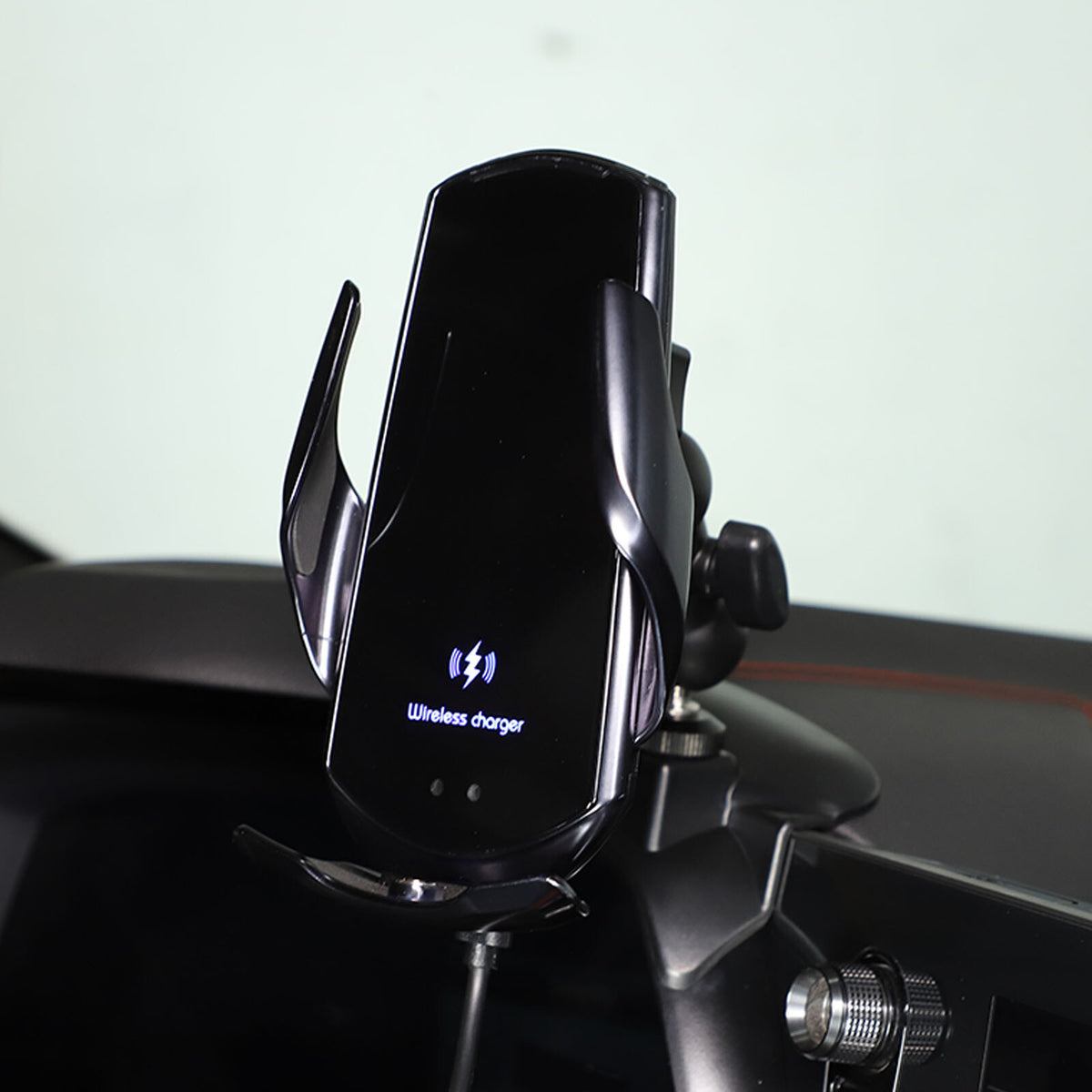 Wireless Charger Navigation Car Phone Holder Stand for C8 Corvette Z06 Z51 20-25 6