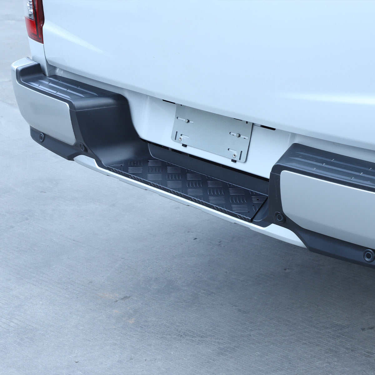 Black Alloy Rear Bumper Footrest Guard Plate For Mitsubishi L200 Triton 2019+ 1