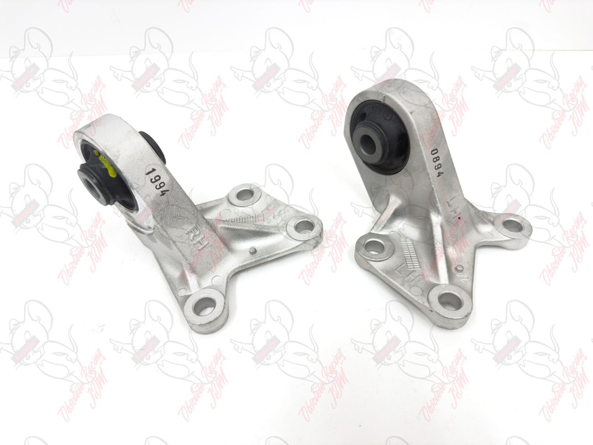 Mitsubishi OEM Rear differential bracket Left & Right Set 3517A073 3517A074 7