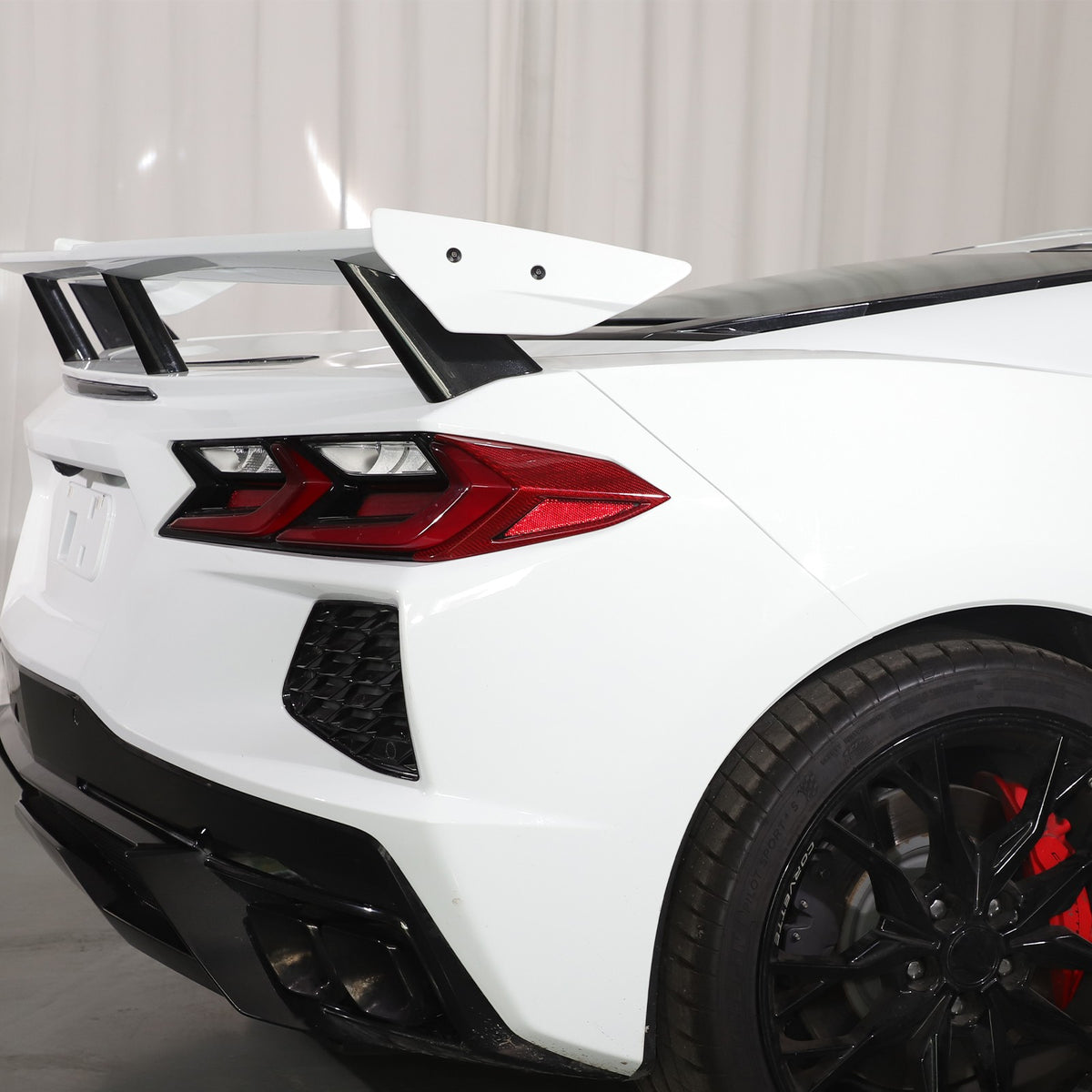 Red Real Carbon Fiber Rear Tail Light Side Trim For Corvette C8 2020+ US 16