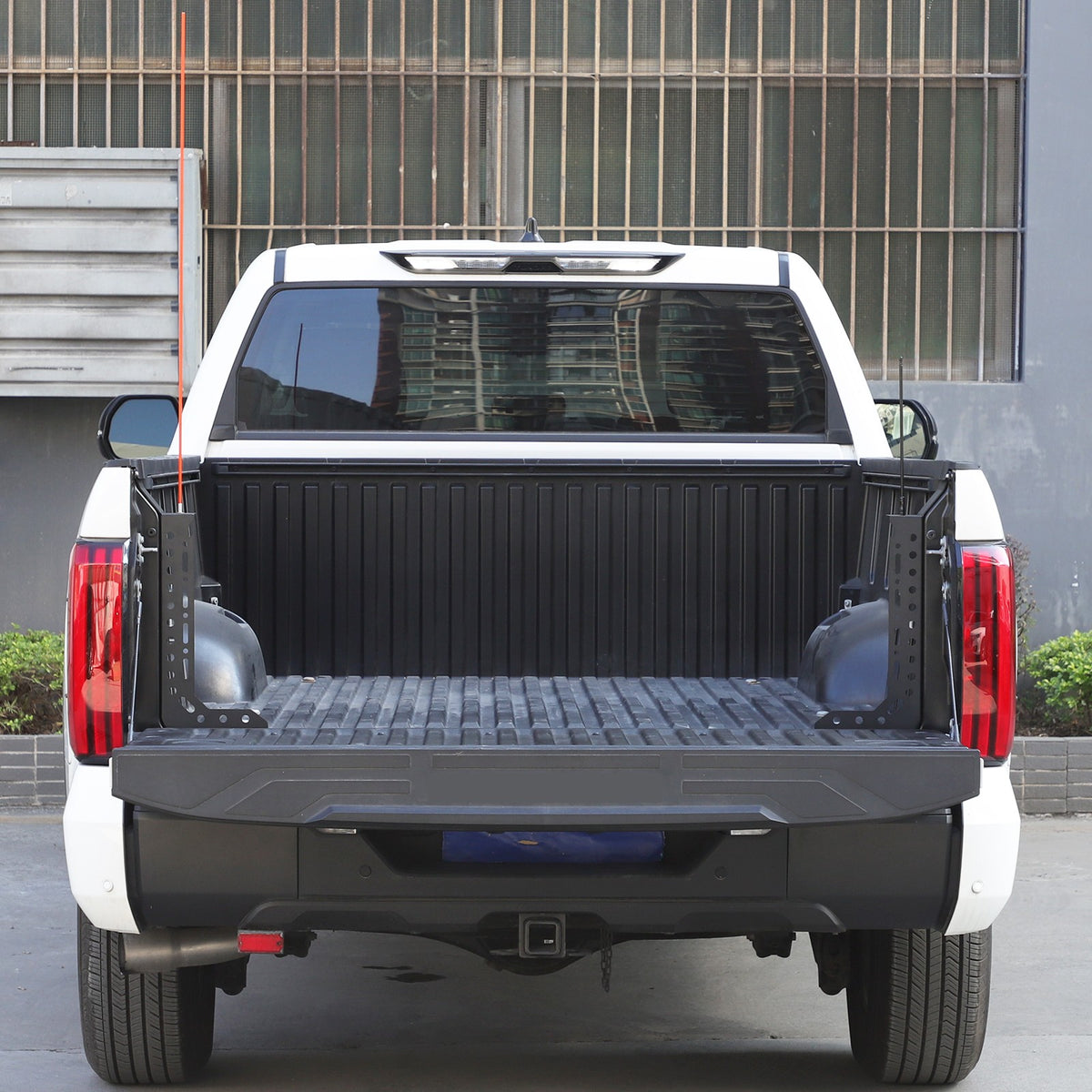 Black Steel L-Shaped Truck Bed Reinforcement Bracket For Toyota Tundra 2022+ US 10
