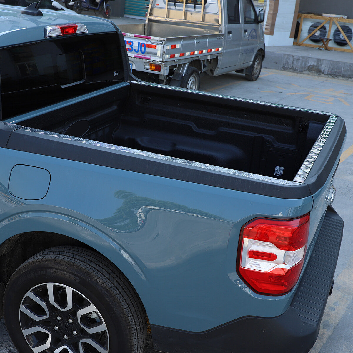 Silver Alloy Tailgate Top Protector Spoiler Cap Cover For Ford Maverick 2022+ 4