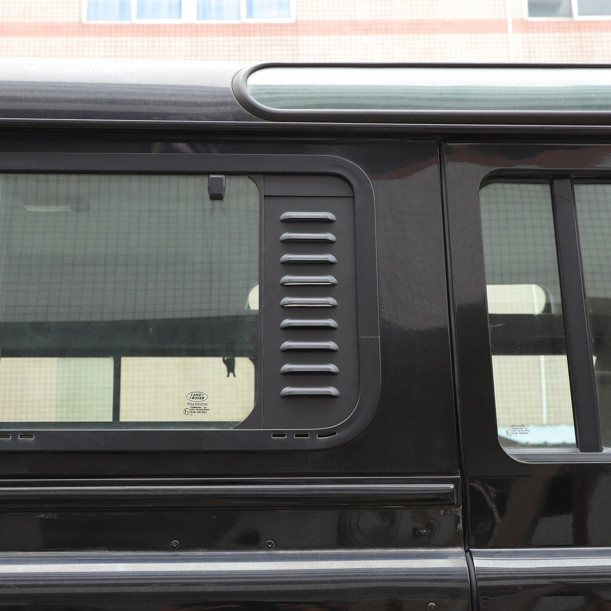 Rear Window Glass Louver Air Vent Panel Trim For LR Defender 110 L316 04-18 7