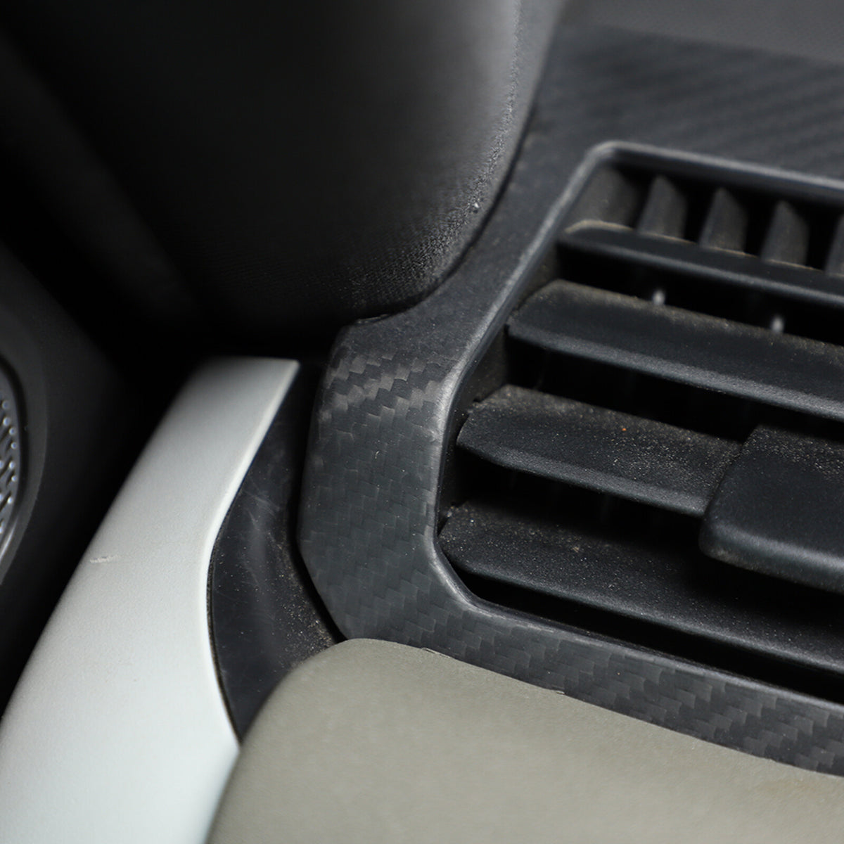 Matte Carbon Fiber Side Air Vent Outlet Panel Cover For LR Defender 2020-2024 8
