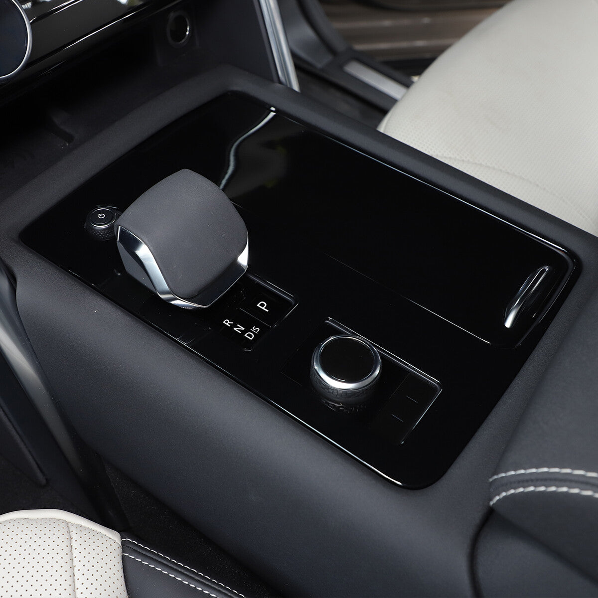 Glossy Black Center Gear Shift Cover Trim for Land Rover Discovery 5 2020-21 1