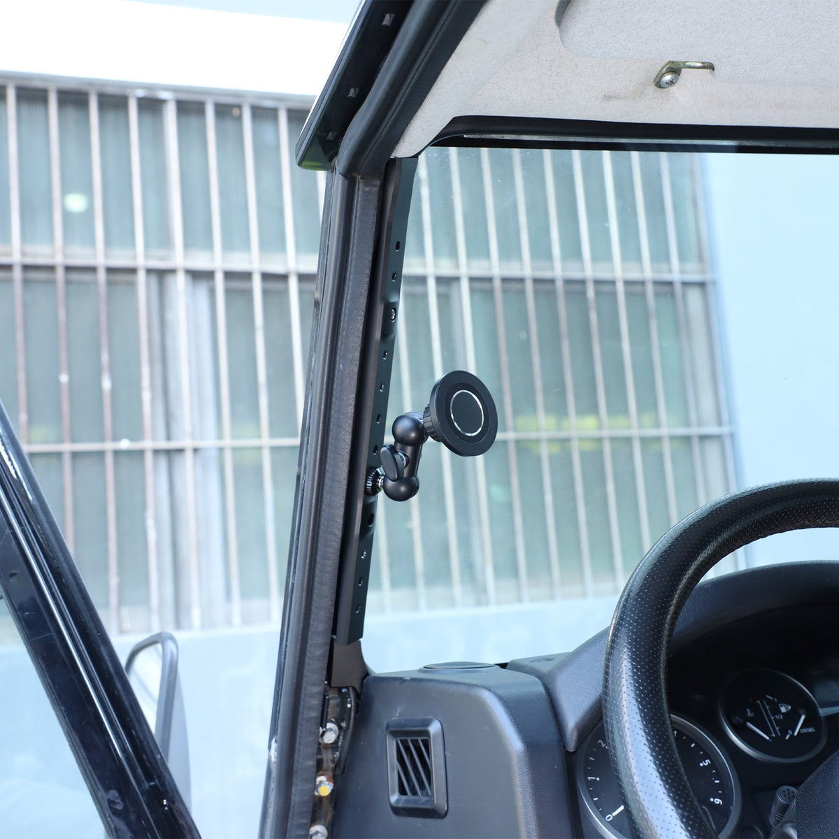 Black Magnetic A-Pillar Mount Bracket For Land Rover Defender L316 2004-2018 1